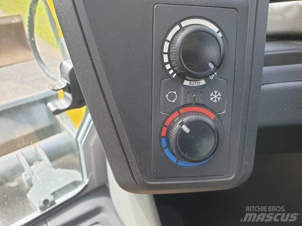 Wacker Neuson ET 90 중형굴삭기 7톤-28톤