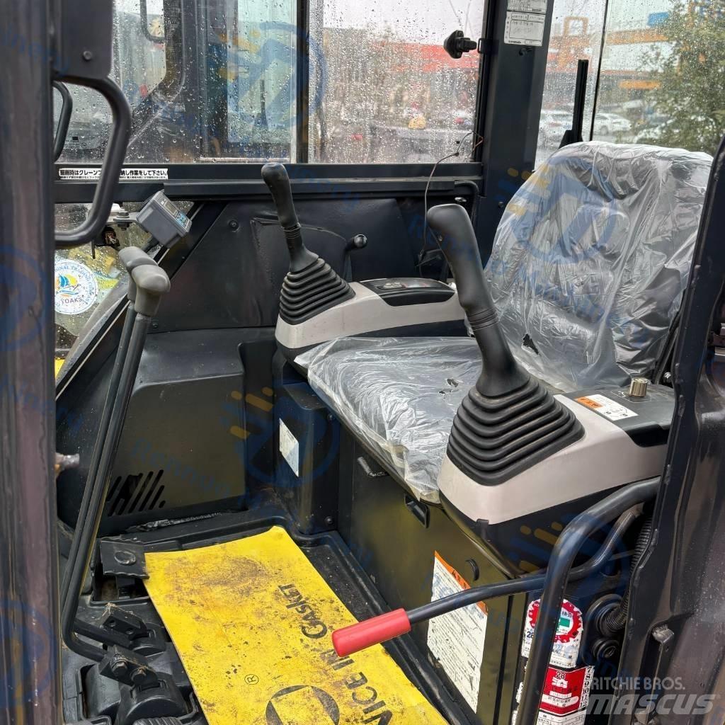 Komatsu PC 30MR 소형 굴삭기 7톤 미만