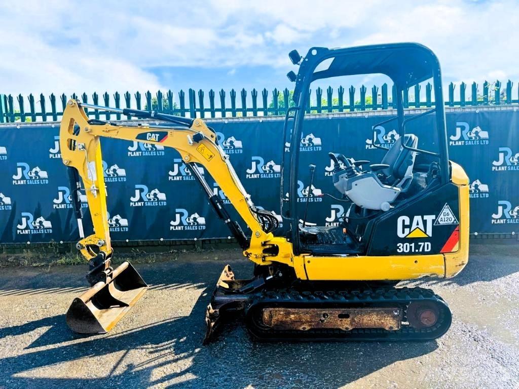 CAT 301.7 D 소형 굴삭기 7톤 미만