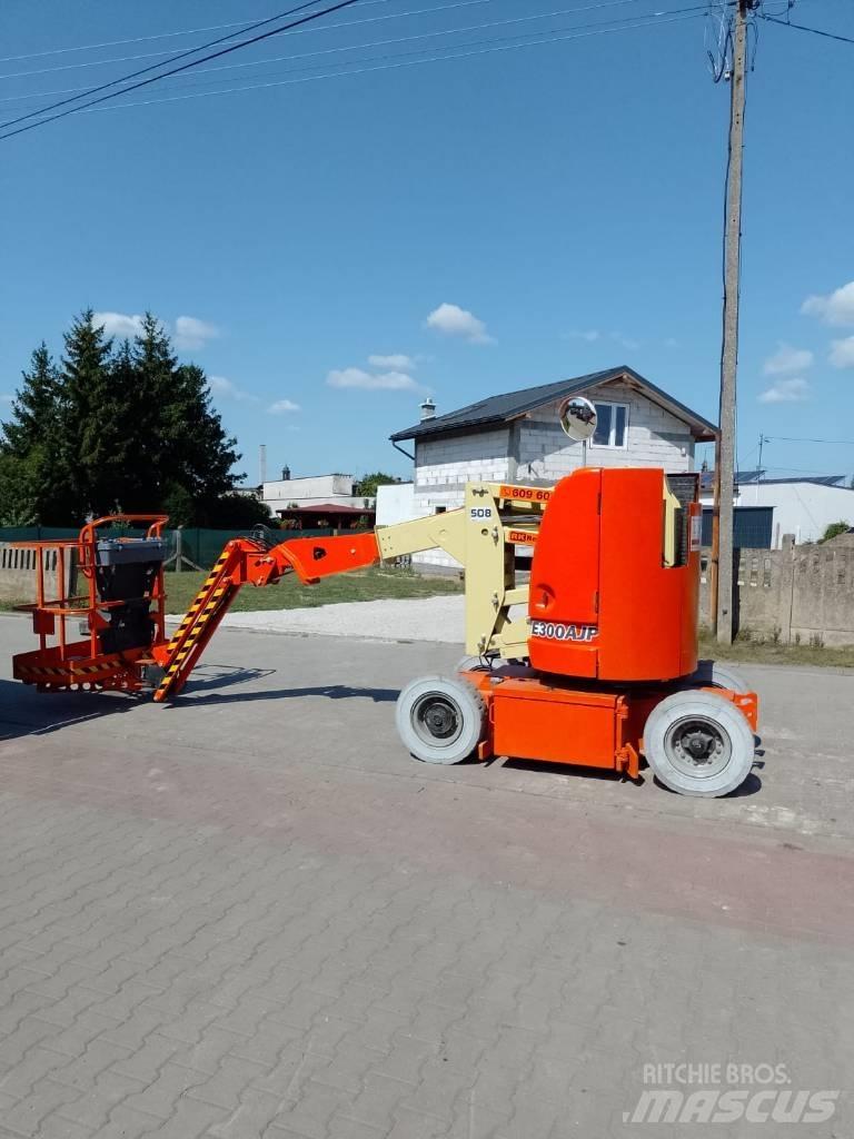 JLG E 300 AJP 관절형 전동이동 리프트