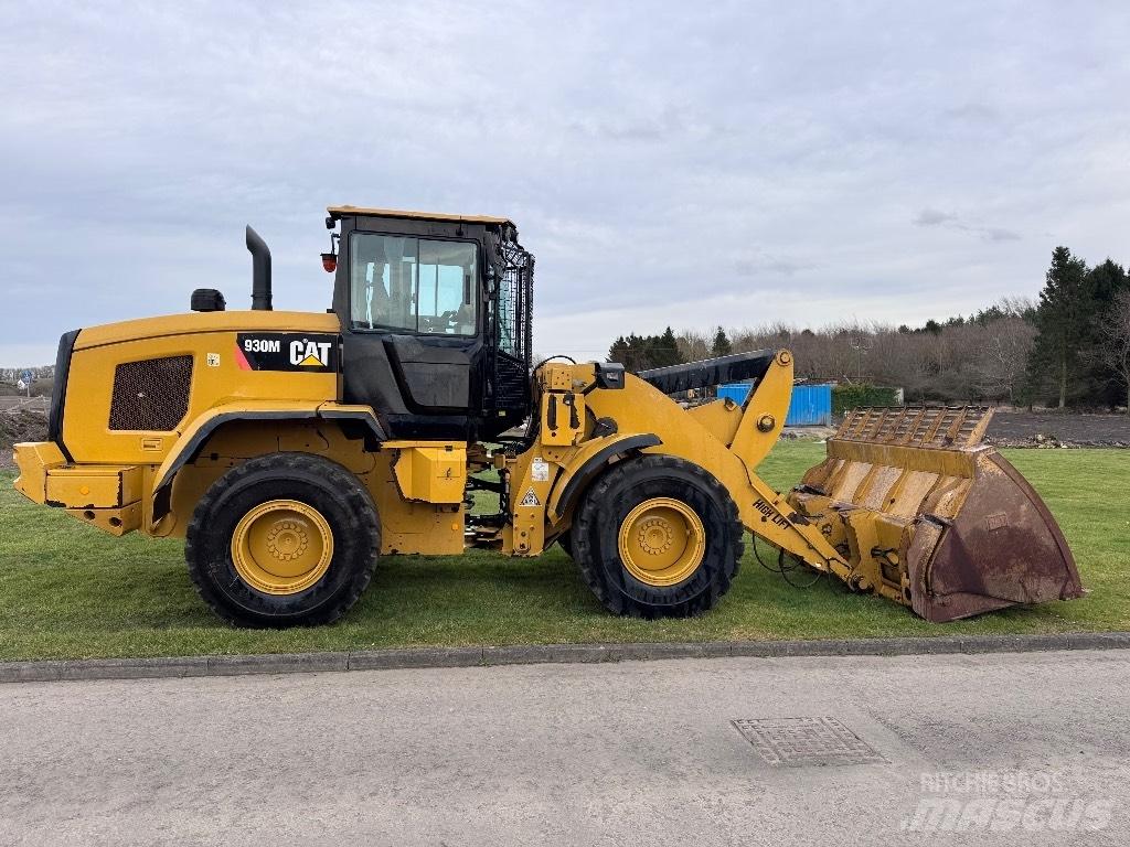 CAT 930 M  휠로우더