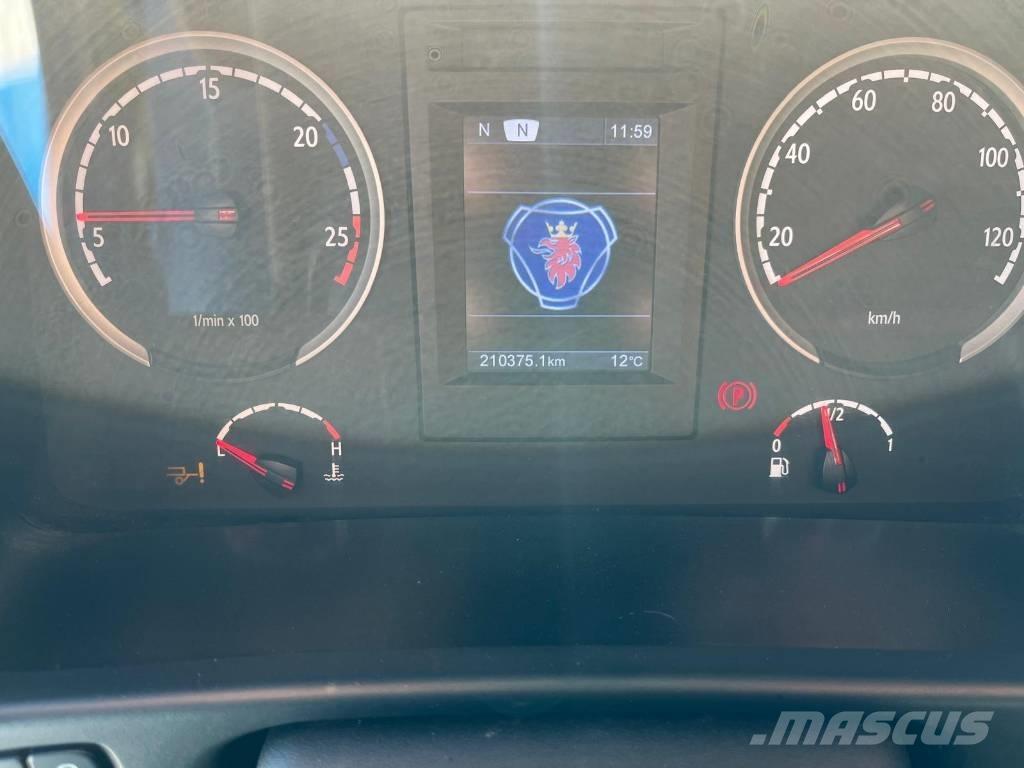 Scania P 230 탑차 트럭