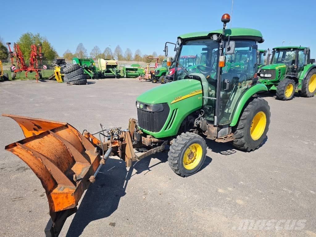 John Deere 3720 소형 트랙터