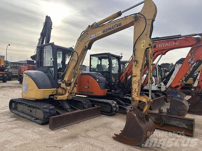 Komatsu PC30 소형 굴삭기 7톤 미만