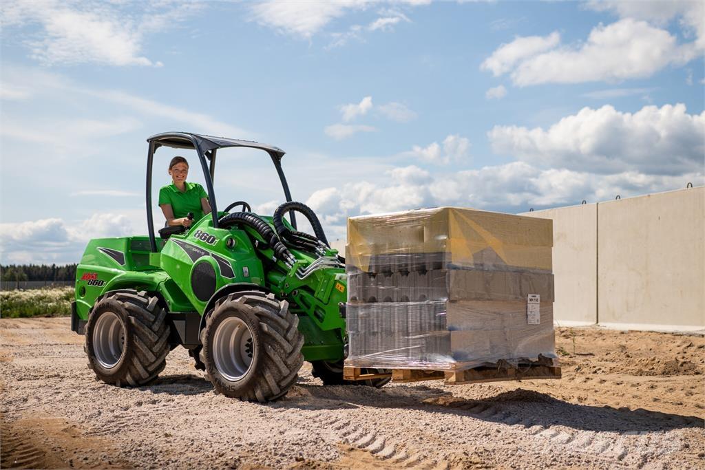 Avant 860i  휠로우더