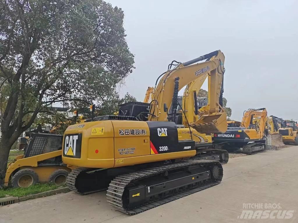 CAT 320 D L 대형 굴삭기 29톤 이상