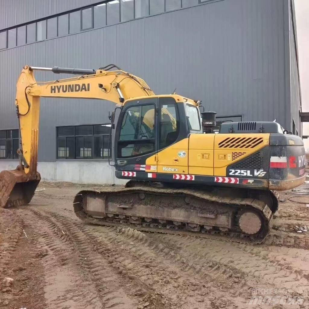 Hyundai R225LVS  휠 굴삭기