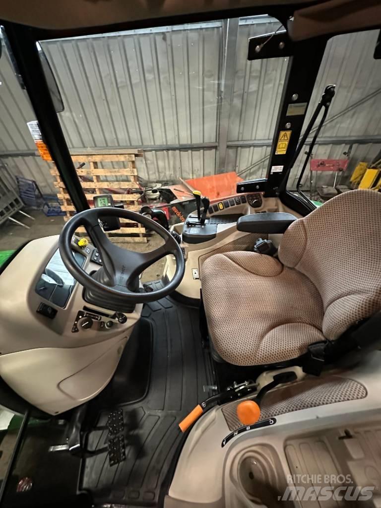John Deere 3046 R 트랙터