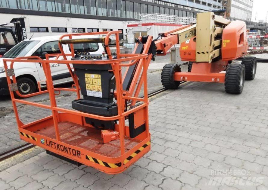 JLG 520 AJ 관절형 전동이동 리프트