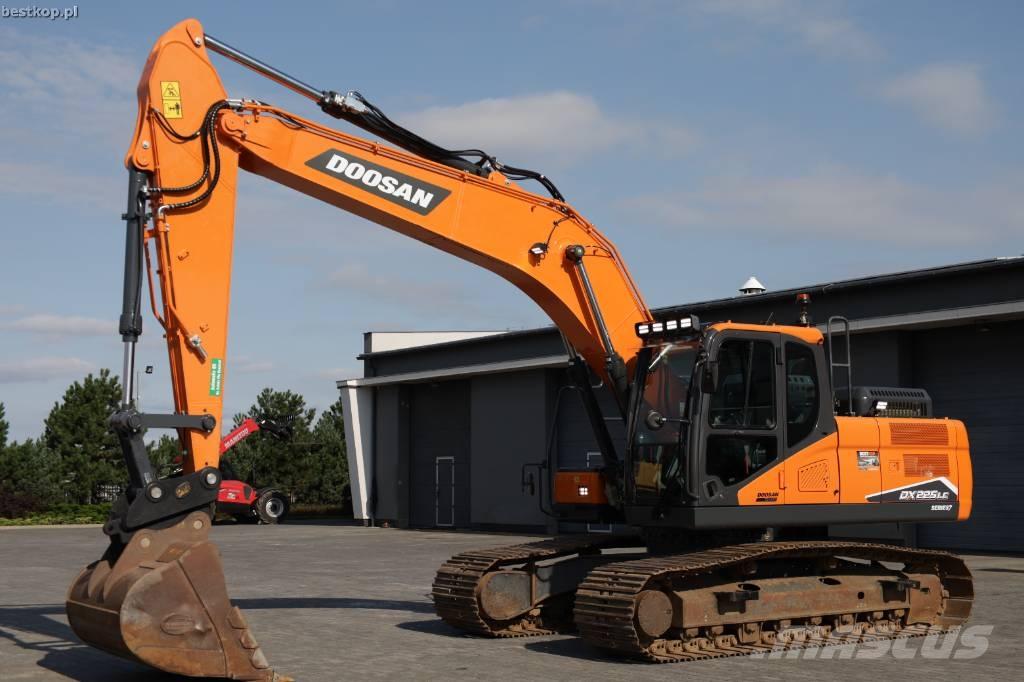 Doosan DX 225 LC-7 대형 굴삭기 29톤 이상