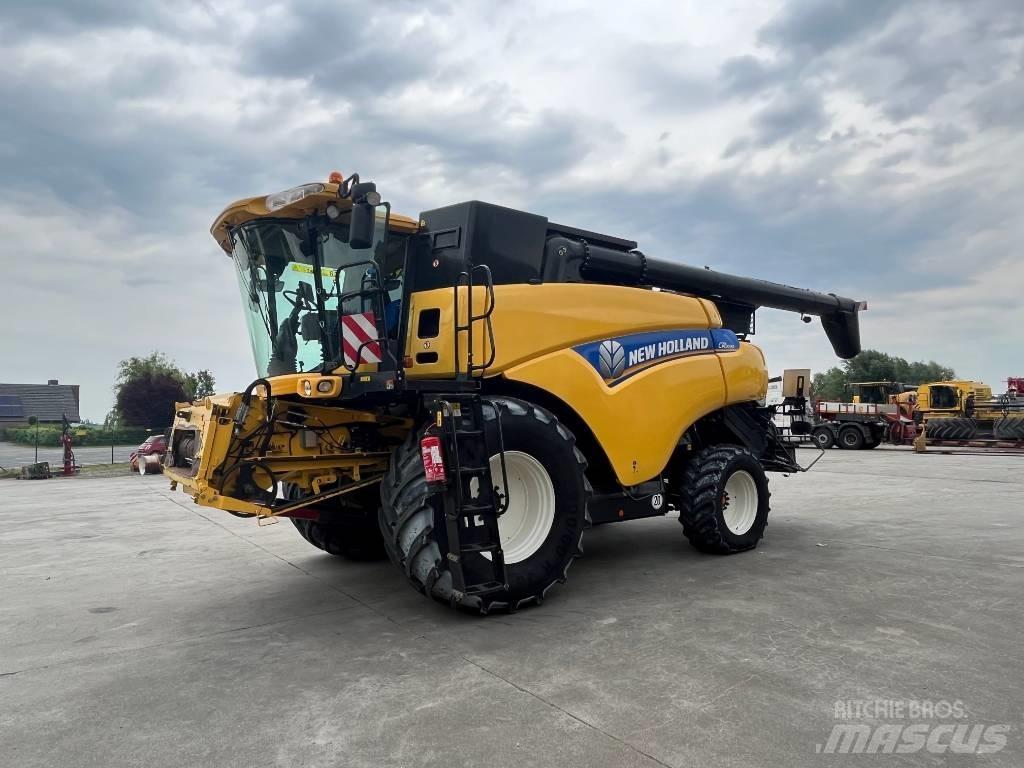 New Holland CR 9090 콤바인 수확기