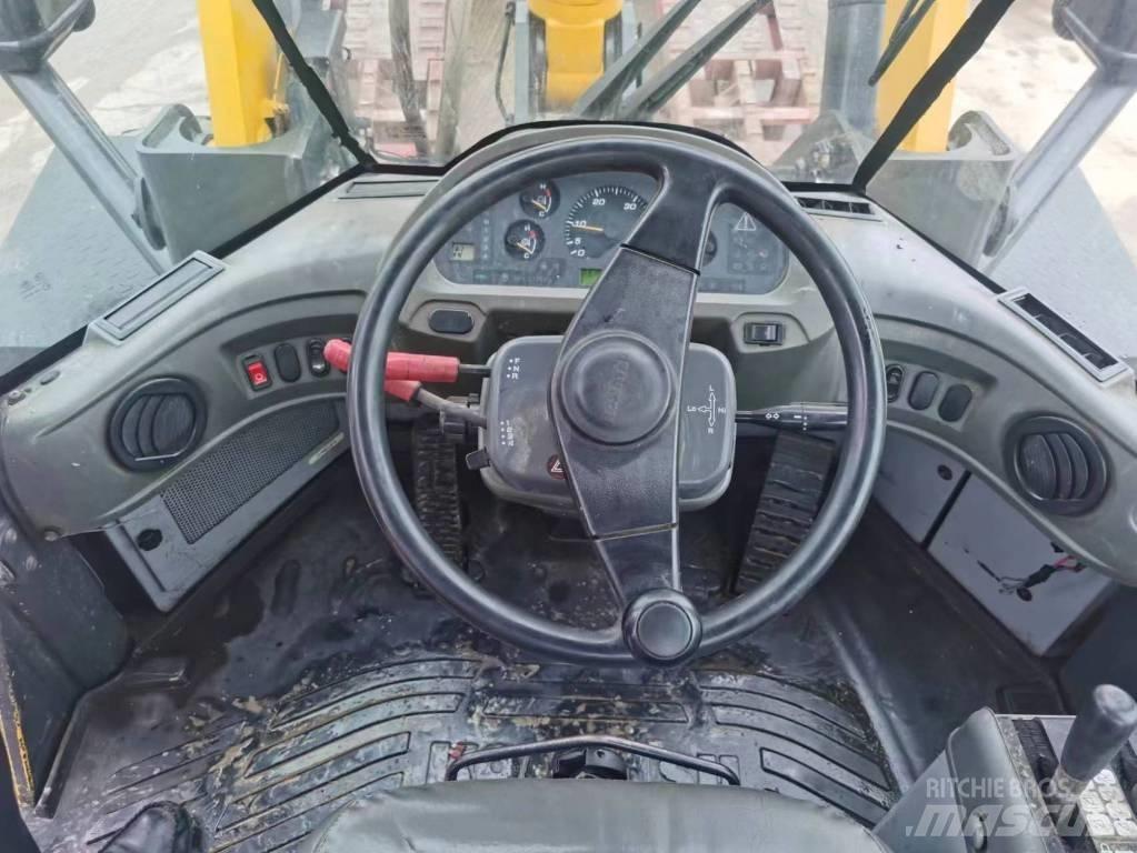 Komatsu WA 380  휠로우더
