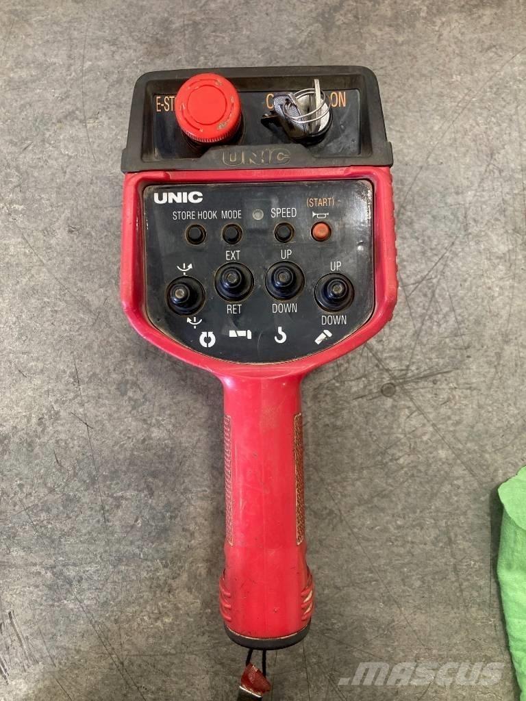 Unic URW-295 미니 크레인