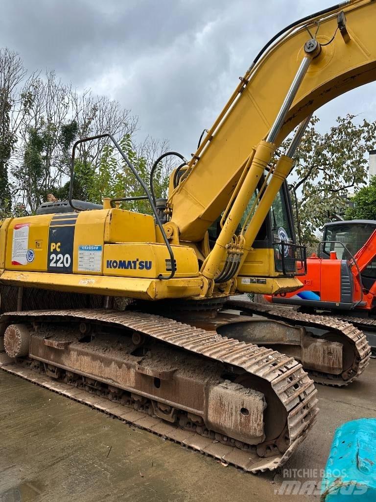 Komatsu PC 220-8 대형 굴삭기 29톤 이상