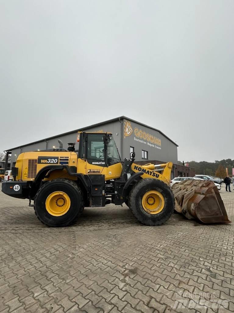 Komatsu WA 320  휠로우더