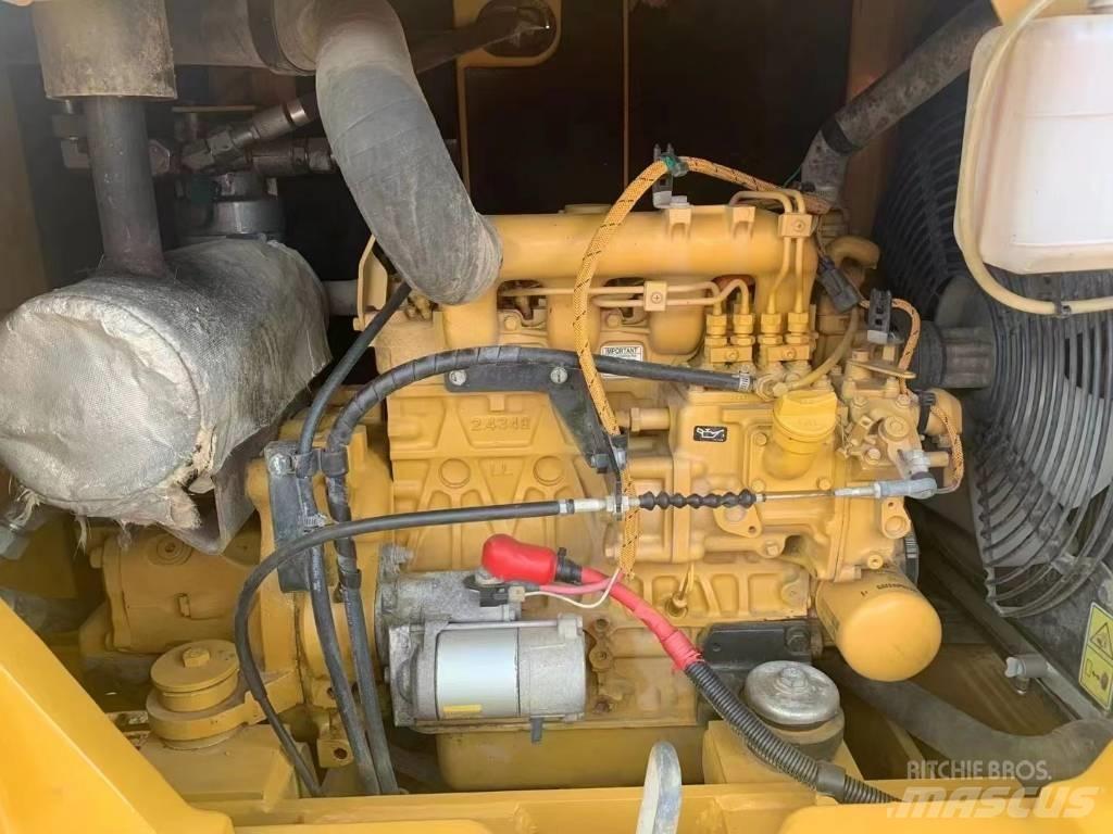 CAT CAT305.5E 대형 굴삭기 29톤 이상
