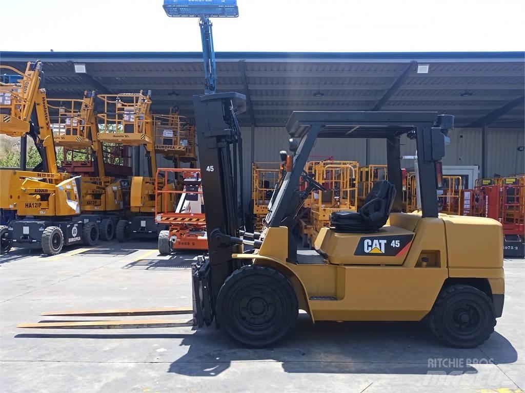 CAT DP45K 디젤 지게차