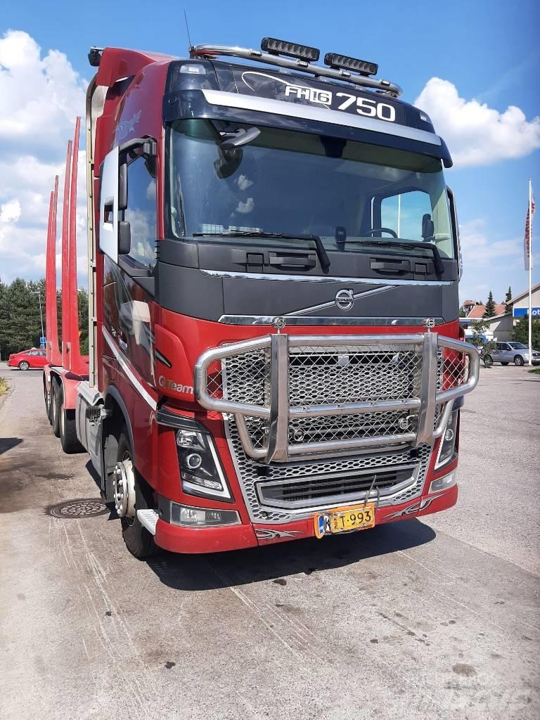 Volvo FH 16 목재 트럭