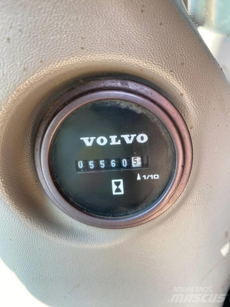 Volvo ECR 235 대형 굴삭기 29톤 이상