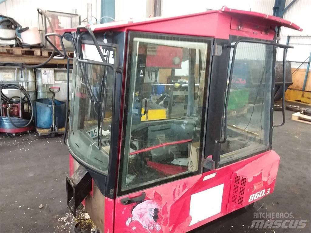Valmet 860.3 캐빈 및 인테리어