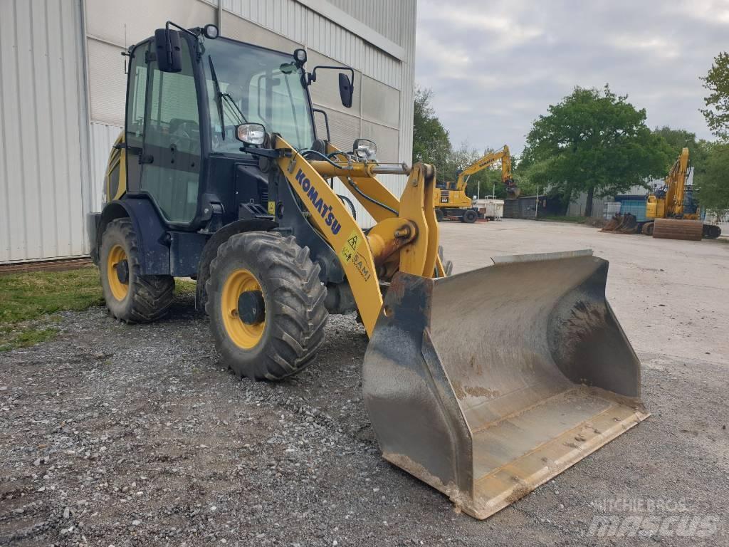 Komatsu WA70M-8  휠로우더