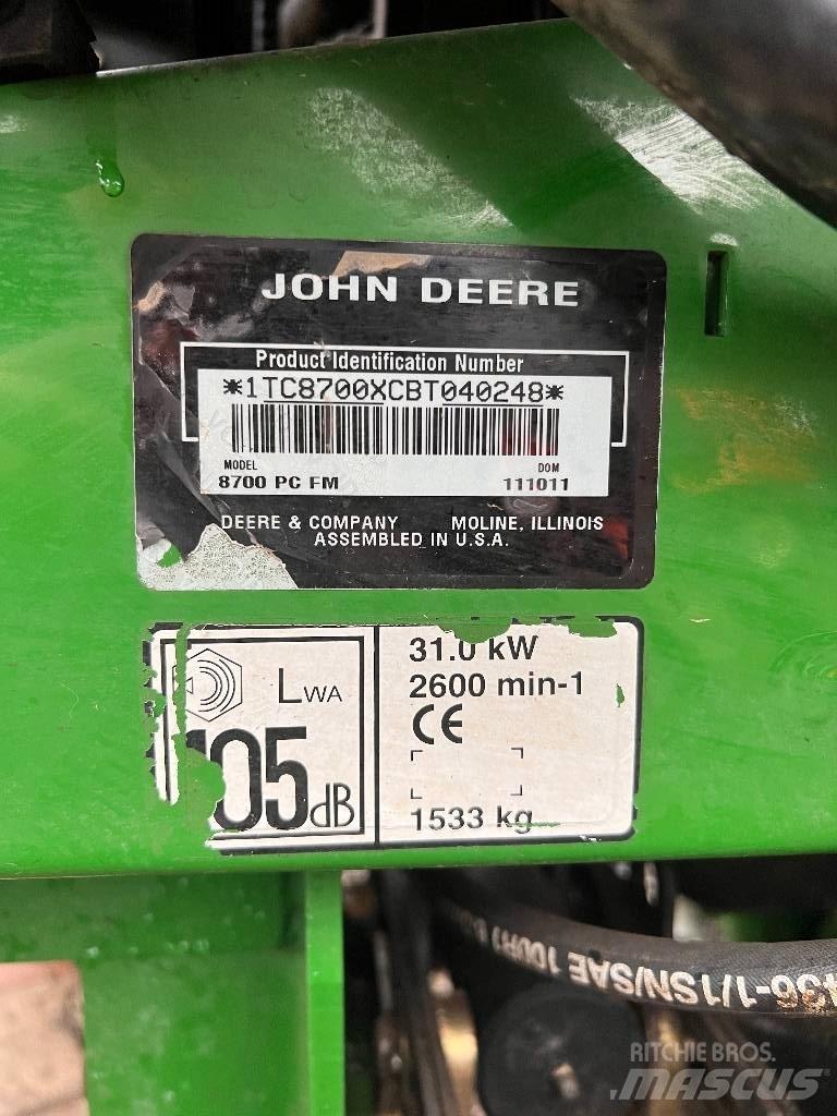 John Deere 8700 페어웨이 잔디깎기