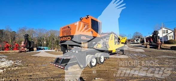 Barko 495B 굴절식 크레인