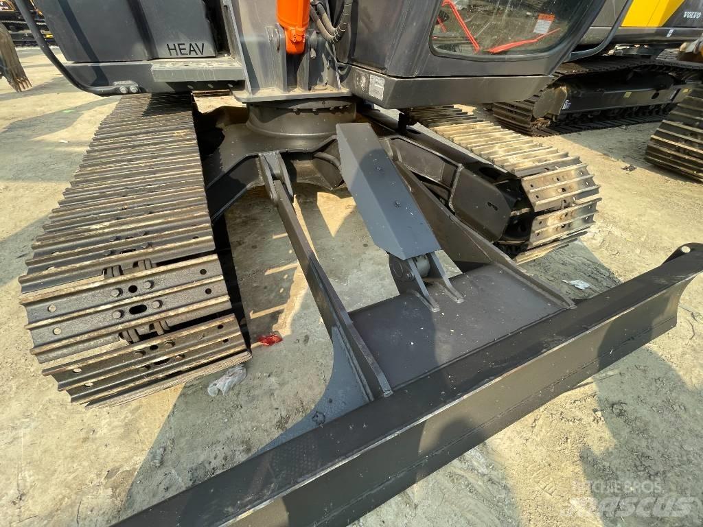 Hitachi ZX 75 대형 굴삭기 29톤 이상