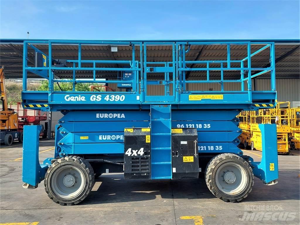 Genie GS4390 가위형 리프트