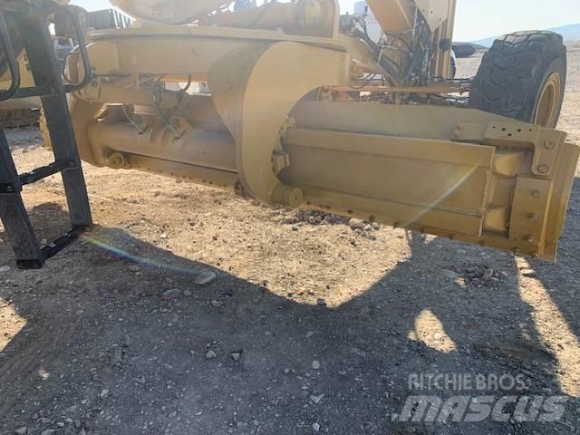 CAT 16 그레이더