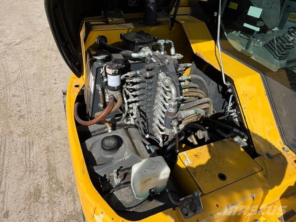 Komatsu PC 80 MR 중형굴삭기 7톤-28톤