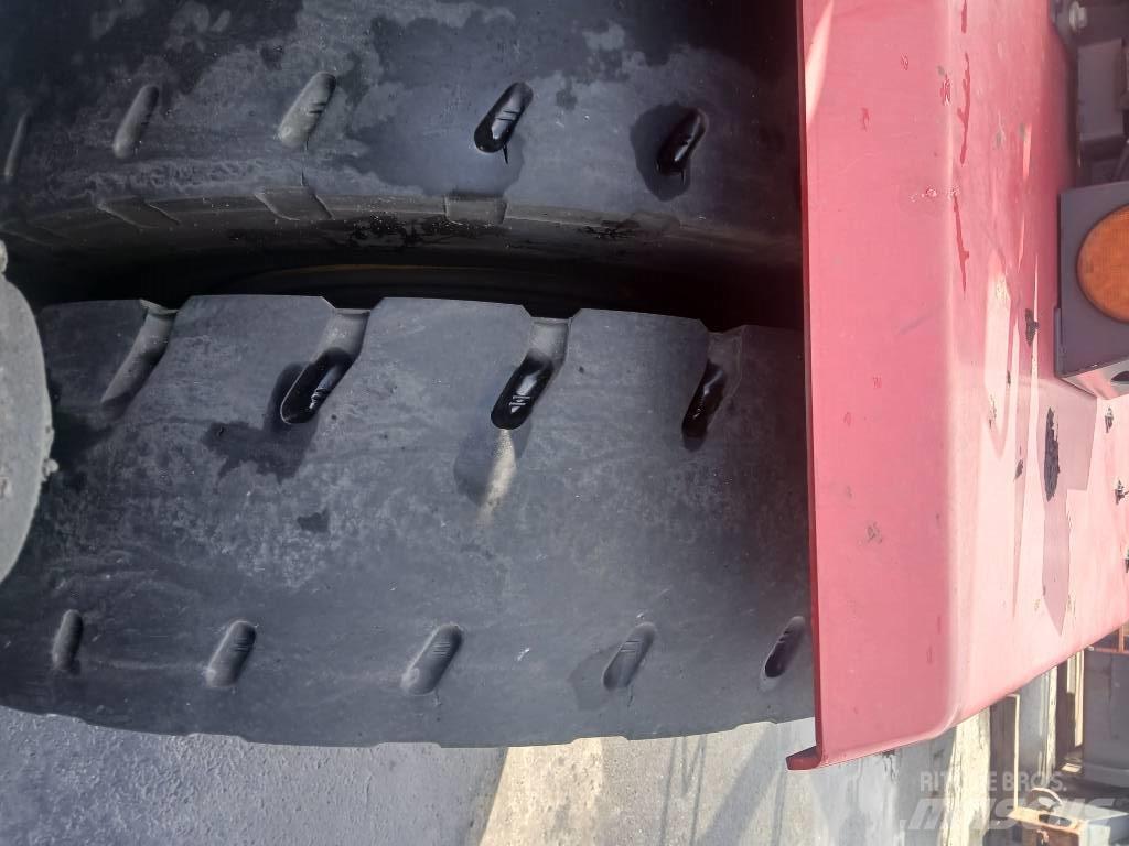 Kalmar DCG100-45ED7 컨테이너 핸들러