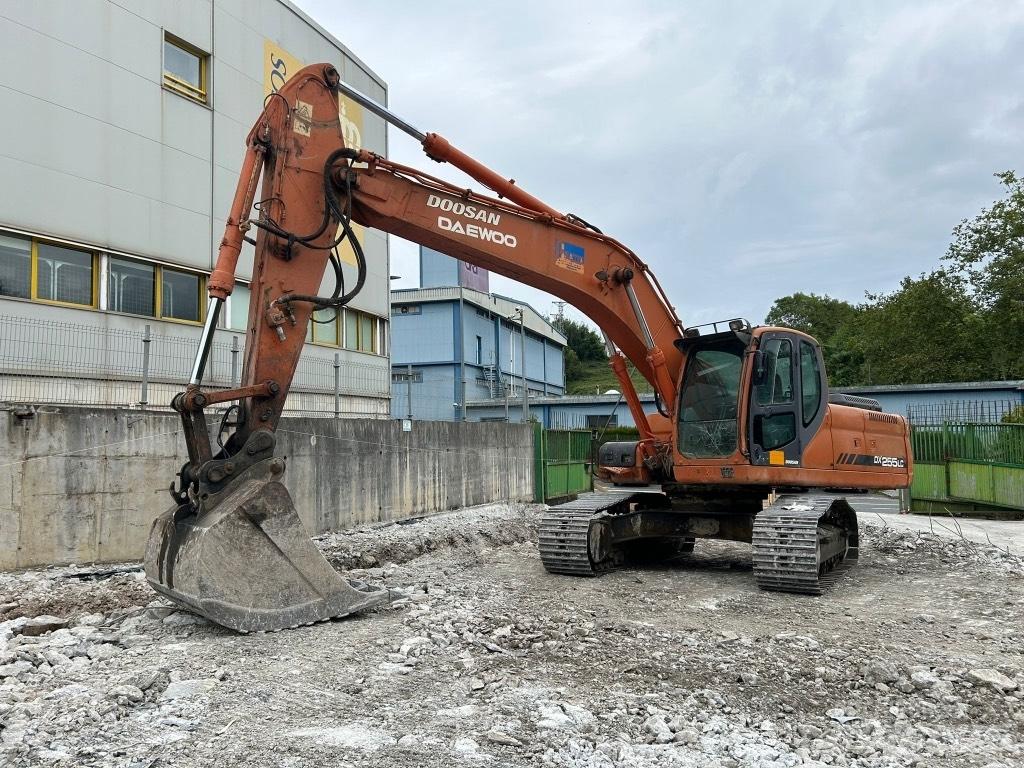 Doosan DX 255 LC 대형 굴삭기 29톤 이상
