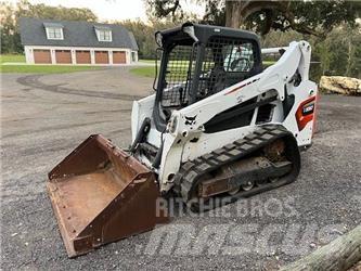 Bobcat T 590  스키드로더