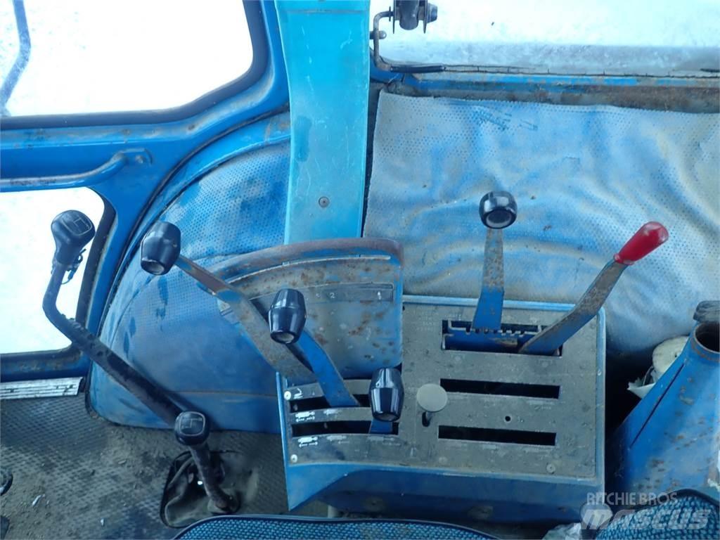 Ford 8210 트랙터