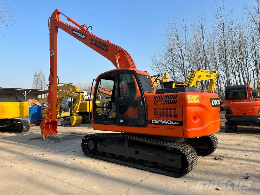 Doosan DX140 대형 굴삭기 29톤 이상