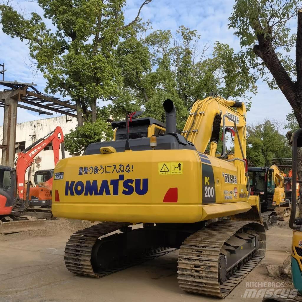 Komatsu PC 200 대형 굴삭기 29톤 이상