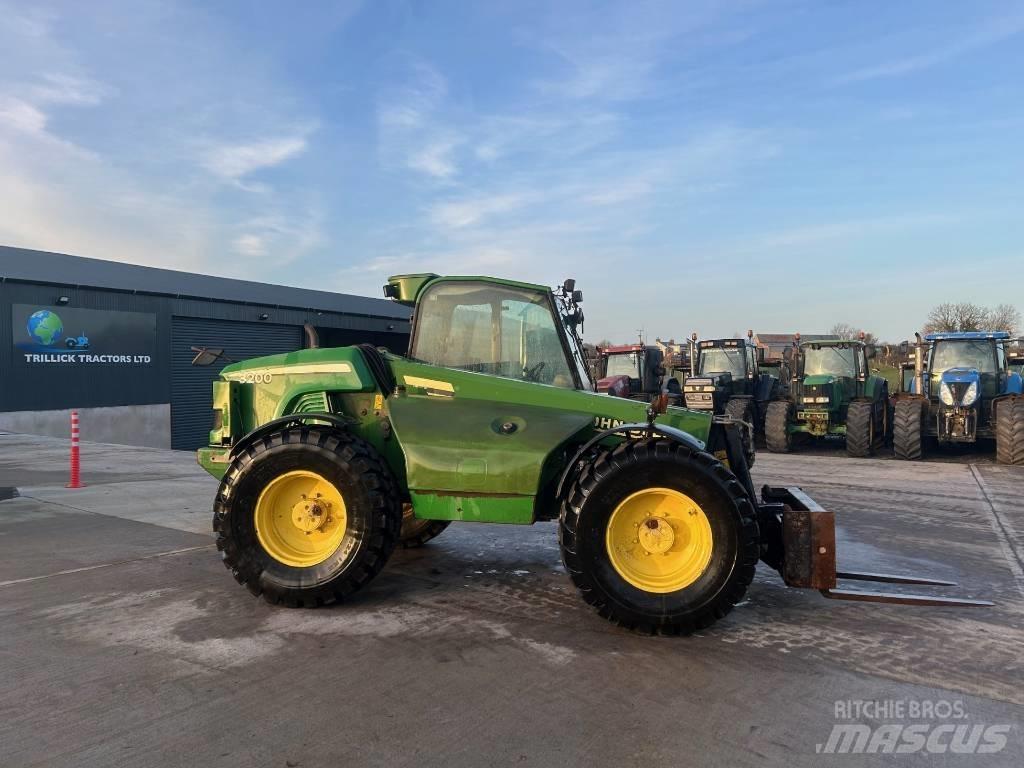 John Deere 3200 텔러 핸들러