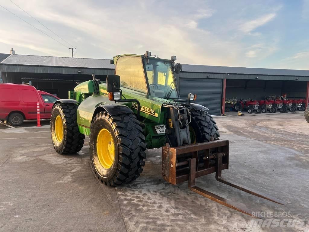 John Deere 3200 텔러 핸들러