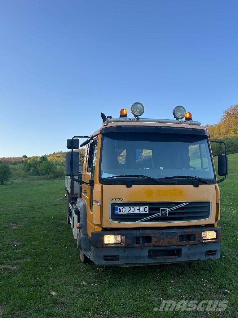 Volvo FL 6 크레인 트럭