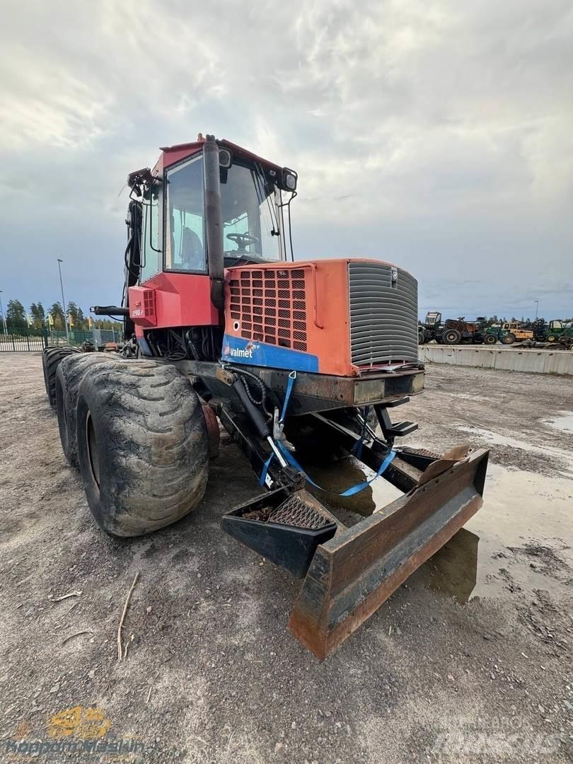 Valmet 890.2 원목 포워더