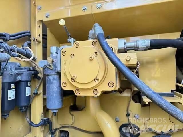 CAT 320 GC 대형 굴삭기 29톤 이상