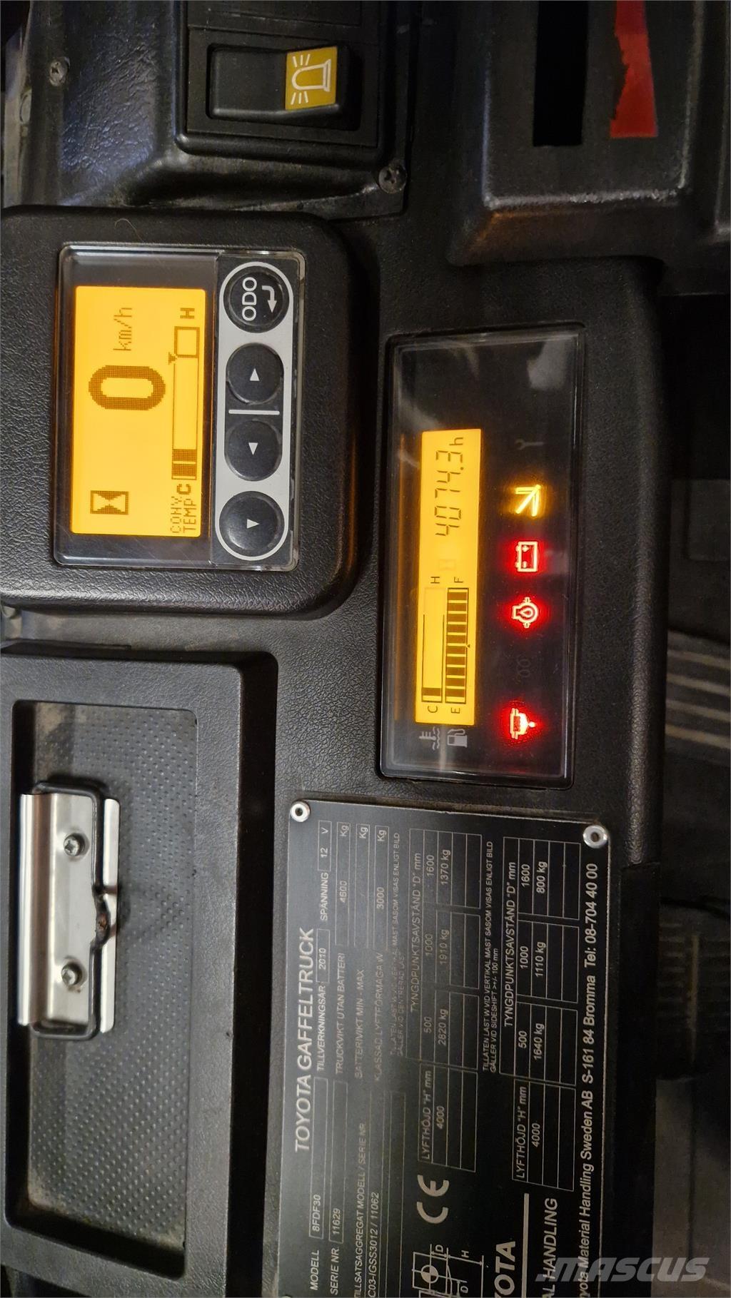 Toyota 8FDF30 디젤 지게차