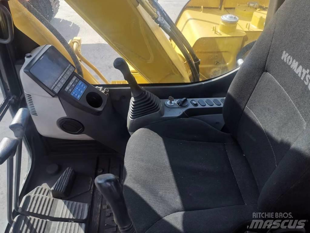 Komatsu PC 70 대형 굴삭기 29톤 이상