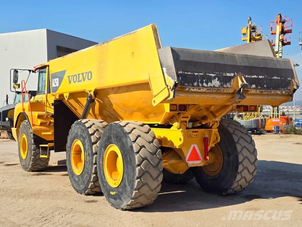 Volvo A25 D 건설현장 덤프트럭
