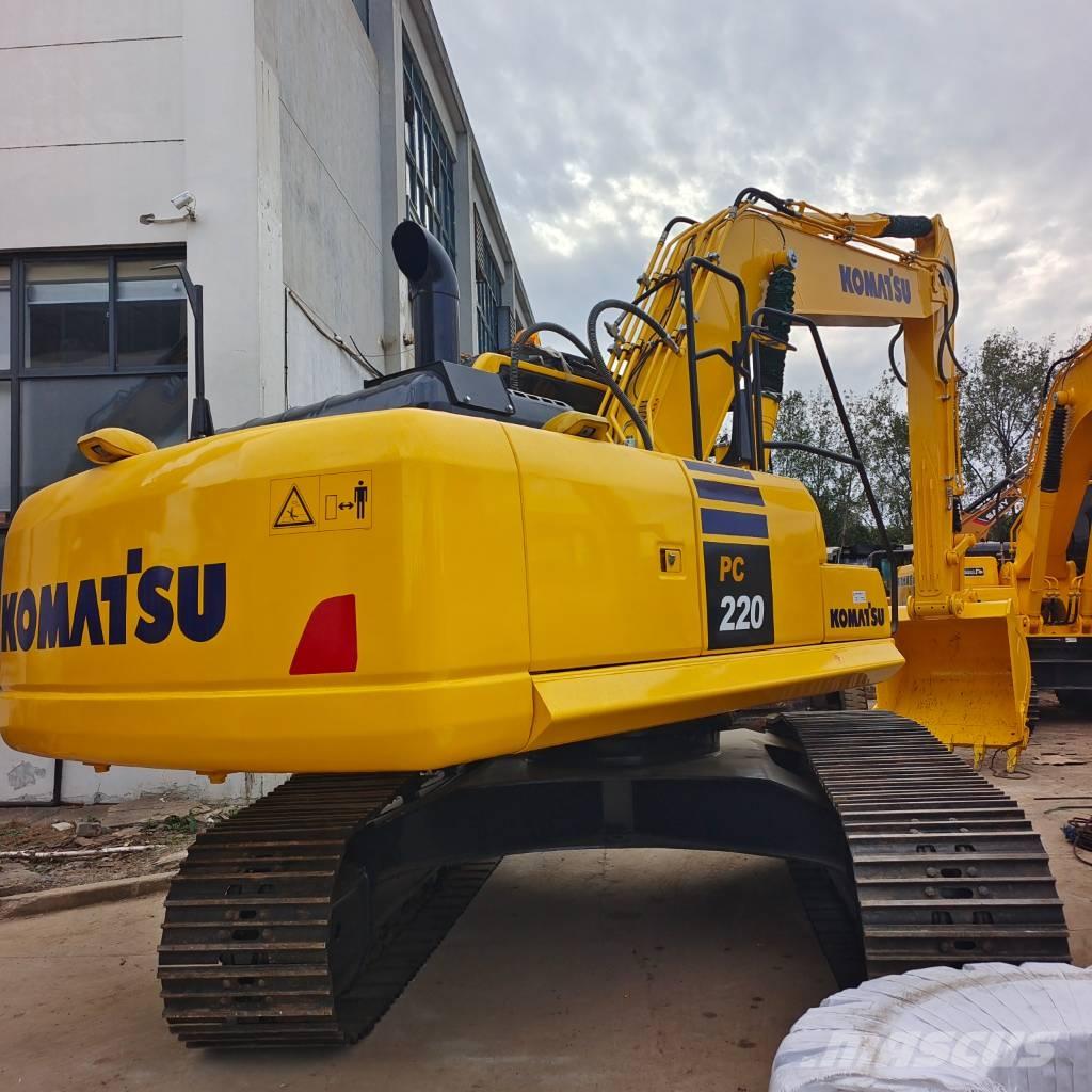 Komatsu PC 220-8 대형 굴삭기 29톤 이상