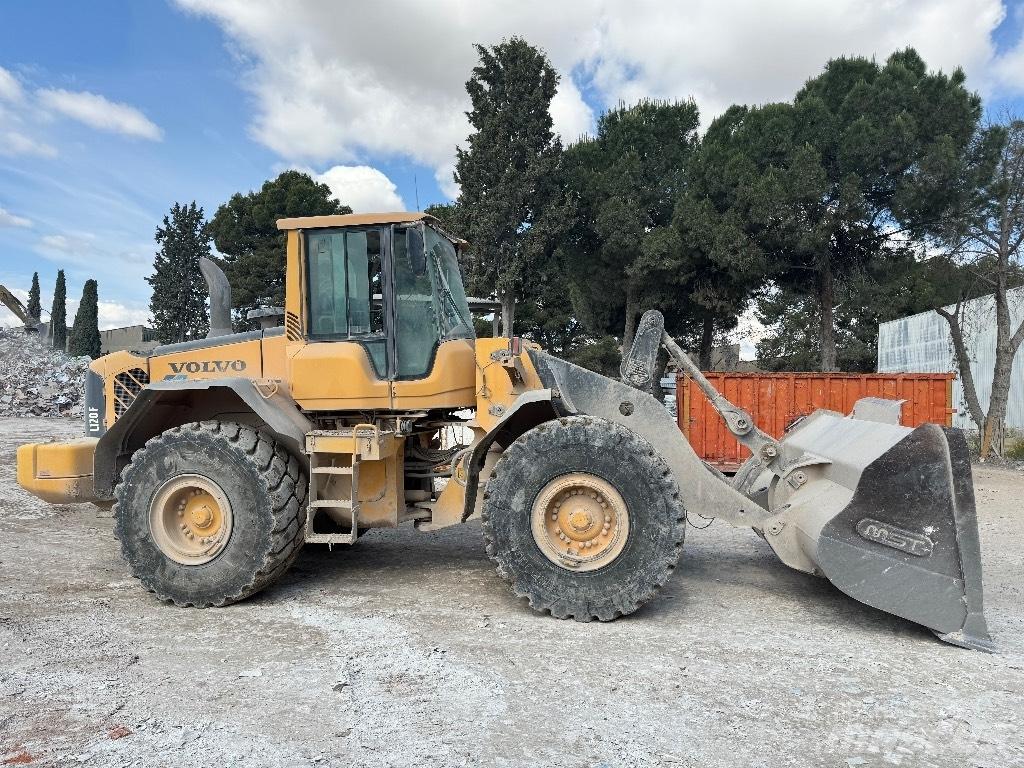 Volvo L 120 F  휠로우더