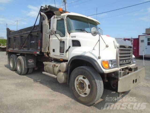 Mack CV 713 덤프 트럭