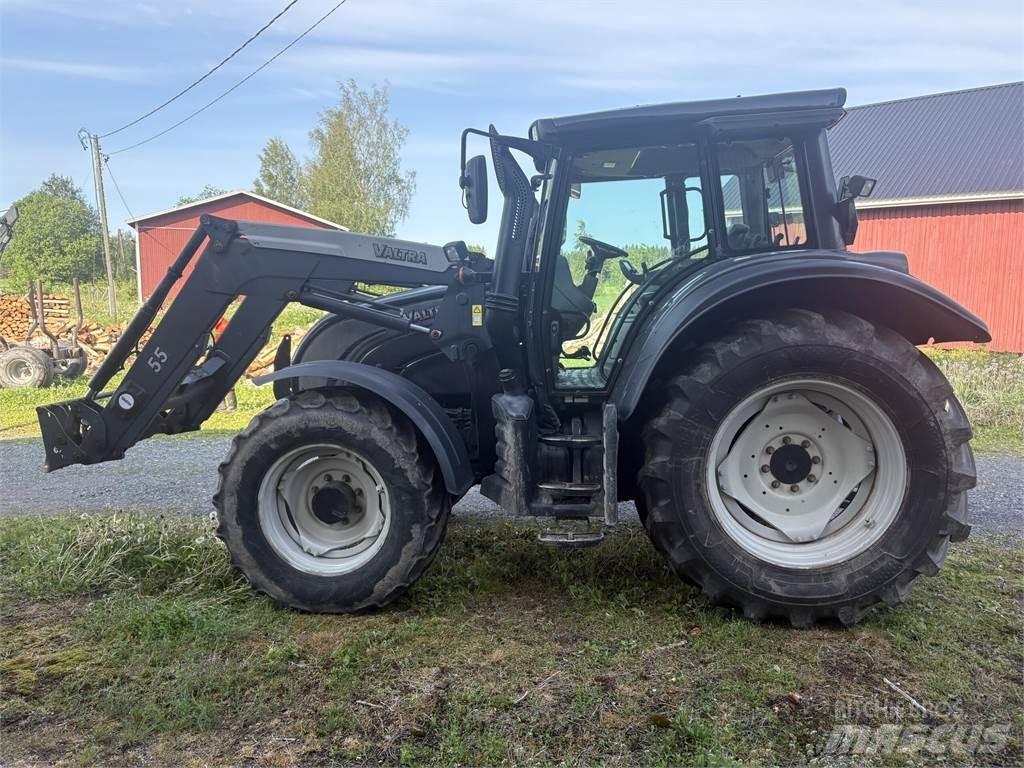 Valtra N122 트랙터