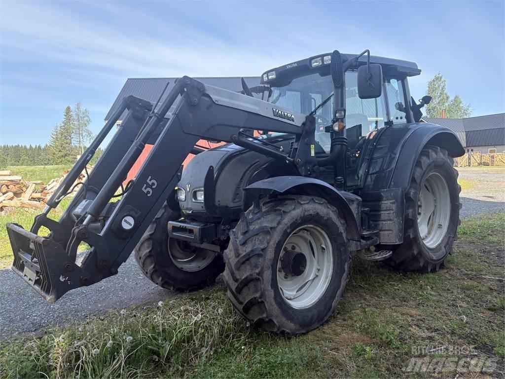 Valtra N122 트랙터
